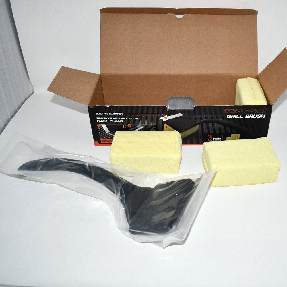 MEKER Bristle Free Grill Brush Cleaner with 3 Replacement Heads & Built-In Scrap